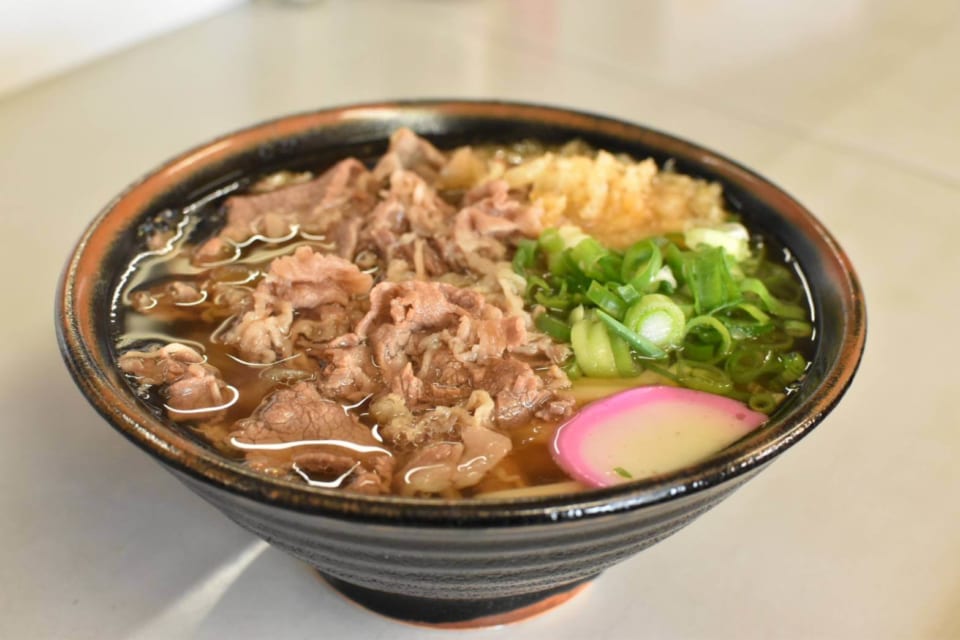 ※写真は「岡製麺所」さんのうどんです。